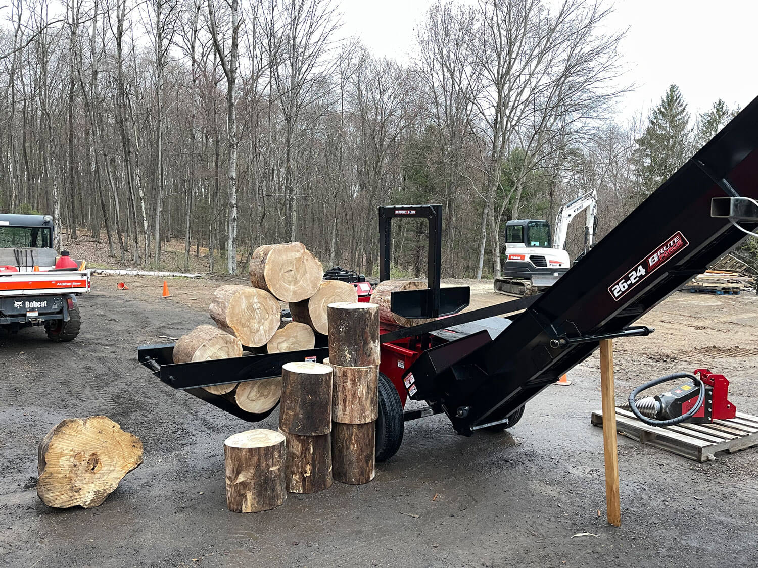 Brute Force Commercial Pro Series 2624 Re Split Wood Splitter w
